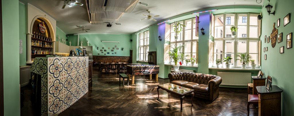 The Little Havana Party Hostel Krakow Exterior photo